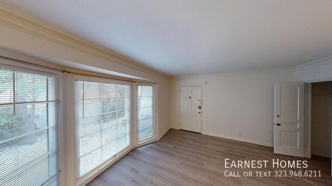 Photo - 127 N Doheny Dr Unit 2