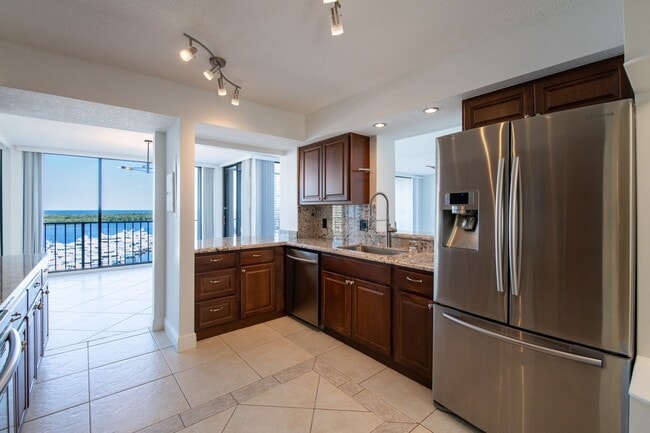 Photo - 122 Lakeshore Dr Unit 1134