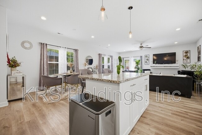 Photo - 612 Smith St
