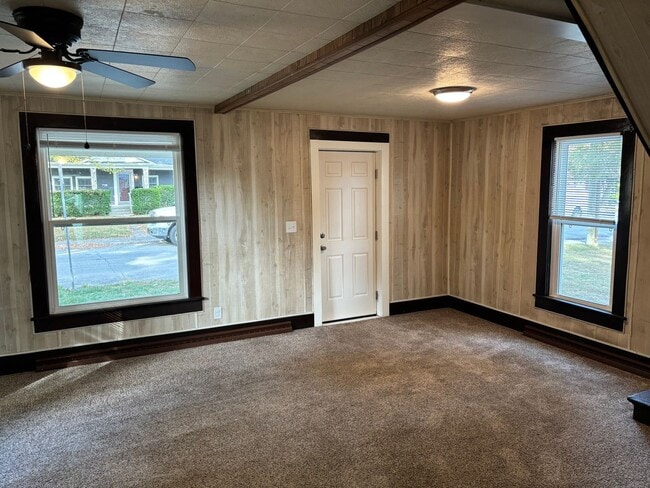 Photo - Check Out This 3-Bed/1.5-Bath House in Blu...