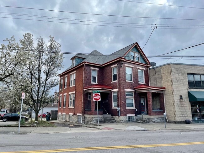 Building Photo - 1565 Chase Ave Unit 2