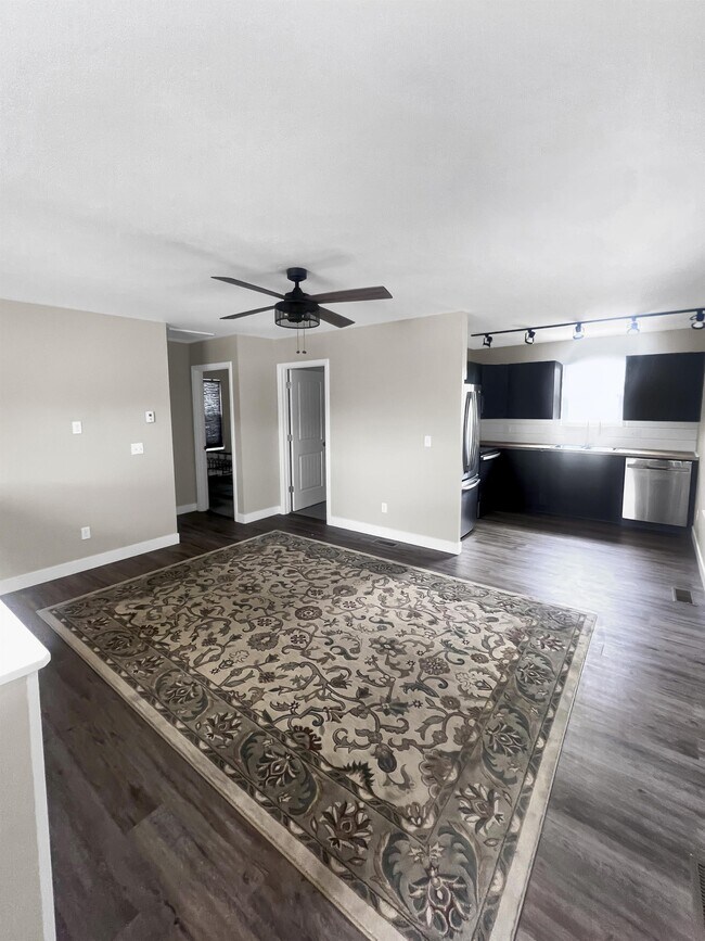 Photo - 435 S 8th St