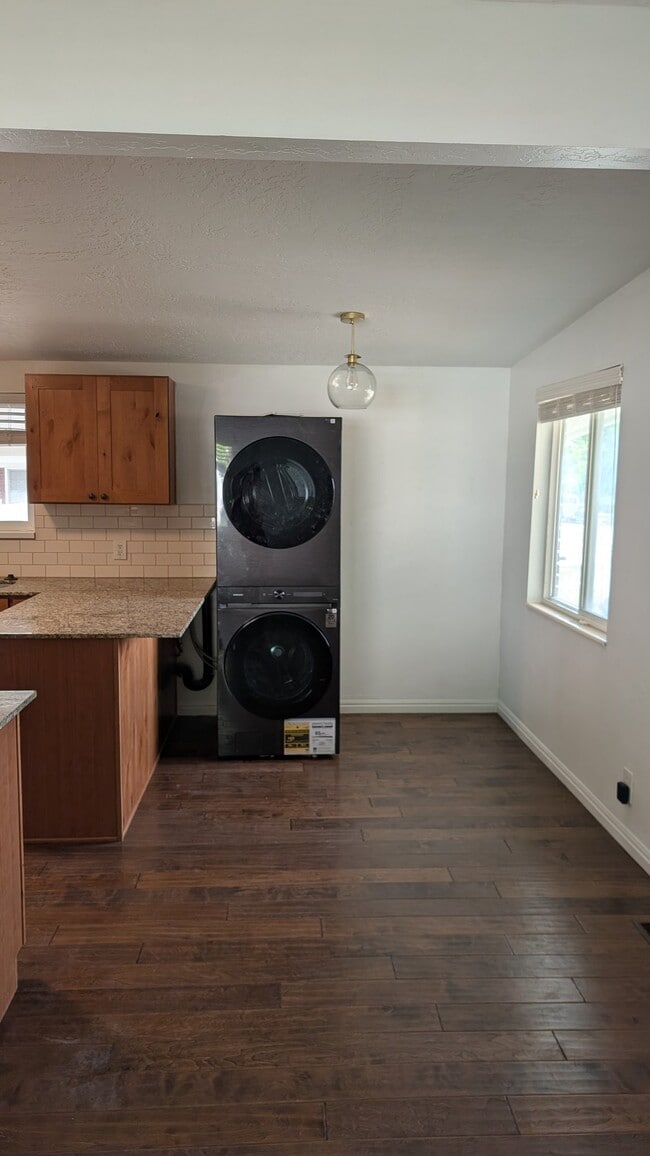 Photo - 711 W 1400 S