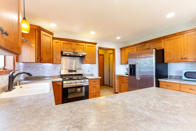 Photo - 6311 Fairway Dr NW