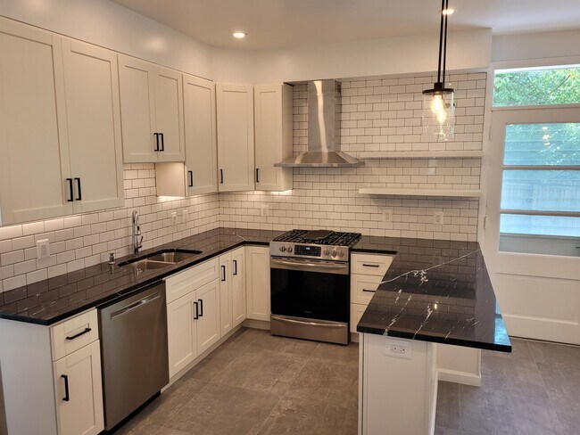 Photo - 3020 Brandywine St NW