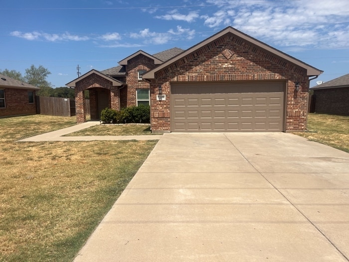 4/2/2 Located in Treaty Oaks Subdivision ! - 4/2/2 Located in Treaty Oaks Subdivision !
