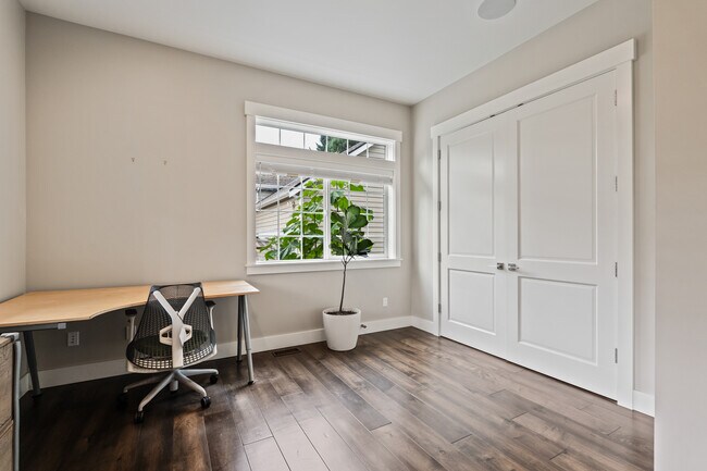 Photo - 9842 NE 29th St