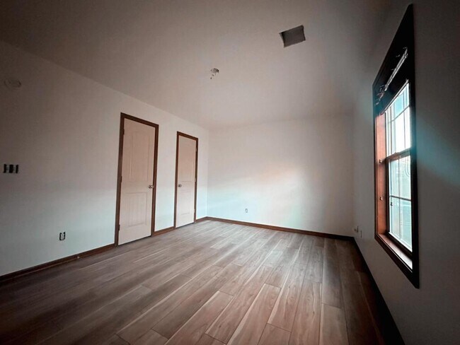 Photo - 2115 E 32nd Ct Casa