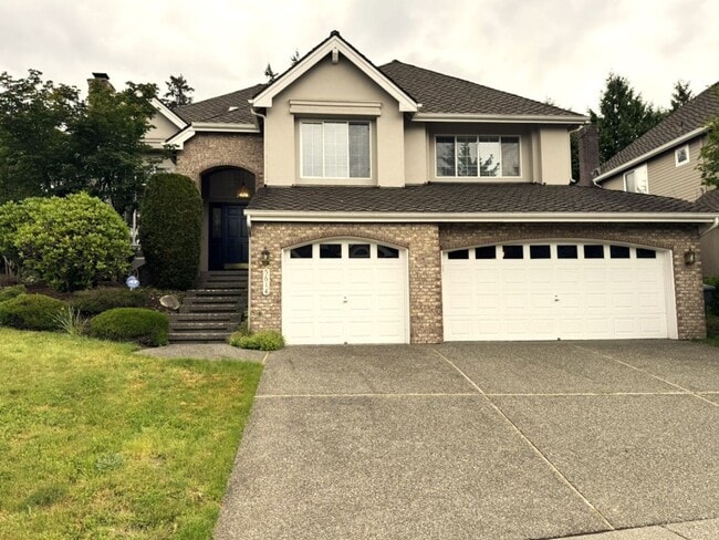 Building Photo - 4Bd/2.5Ba Bellevue Home