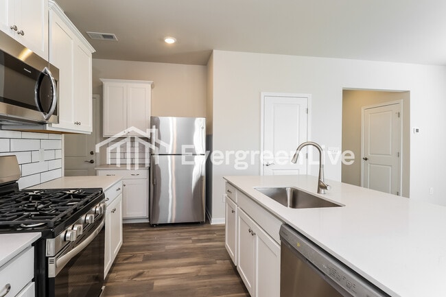 Photo - 1703 Heron Ct