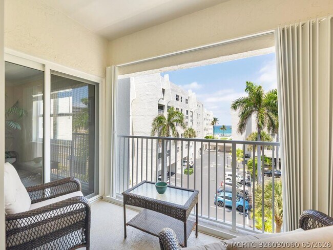 3520 S Ocean Blvd Unidad H404