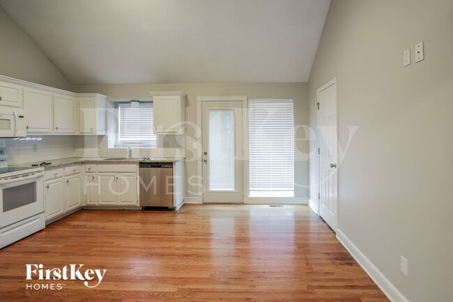 Photo - 1034 Bunting Ln