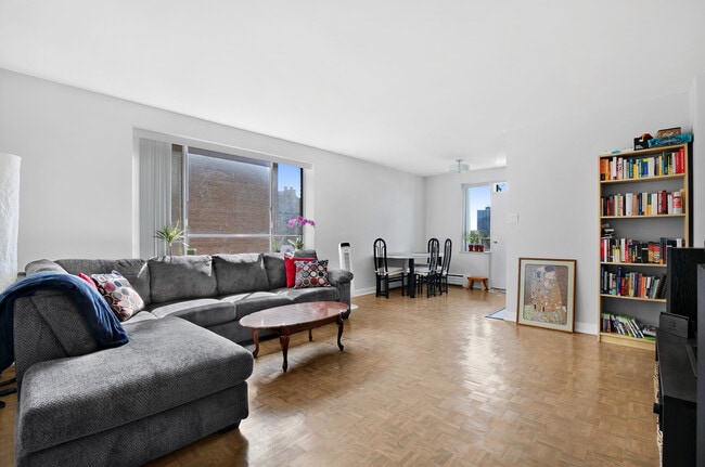 Building Photo - 151 St George St Unit 00305