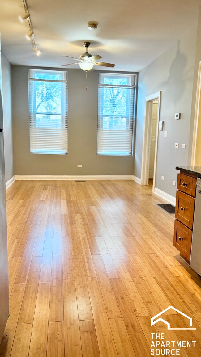 Building Photo - 1846 W 18th St Unit 1F Rental