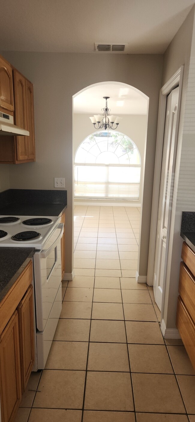 Photo - 963 E Main St