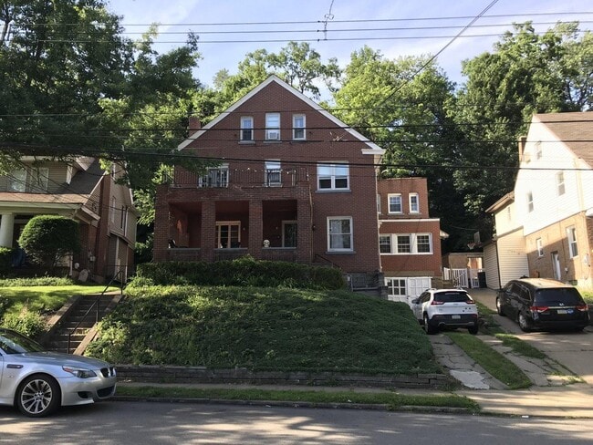 Photo - 6347-6349 Douglas St.