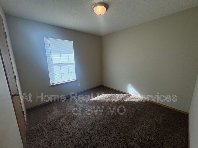 Photo - 1270 N Northwood Ave