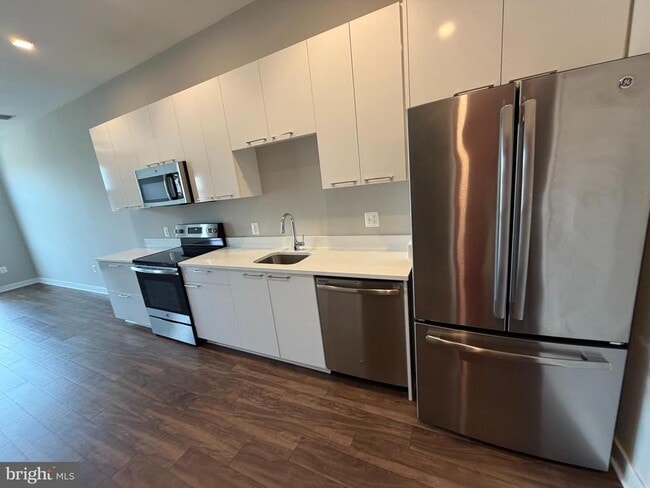 Building Photo - 989 S Buchanan St Unit 416