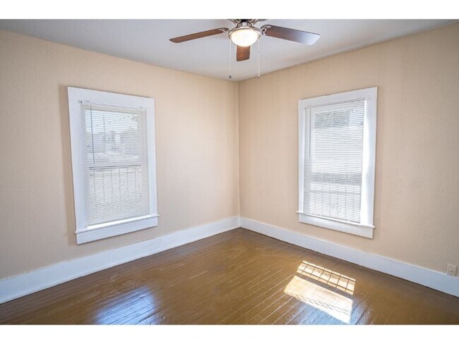 Building Photo - 231 Cactus St Unit #A