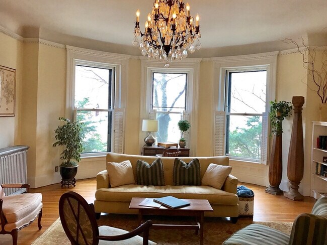 Building Photo - 6 Follen St Unit 1 Rental