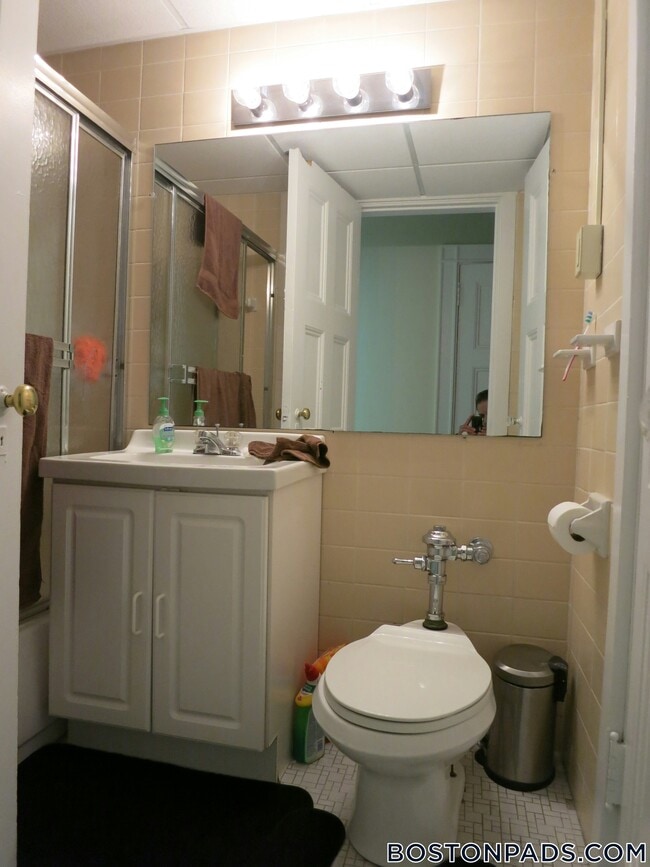 Photo - 62 Boylston St Unidad 203