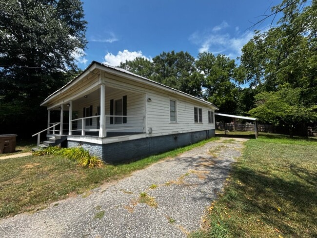 Photo - 3/1 close to uptown Shelby, NC