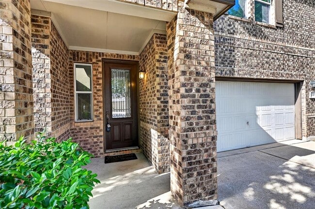 Building Photo - 1049 Clove Hitch Dr