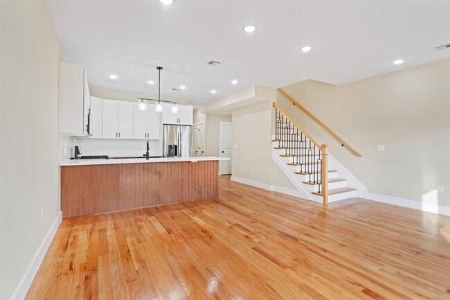 Photo - 277 Pearsall Ave Unit 2