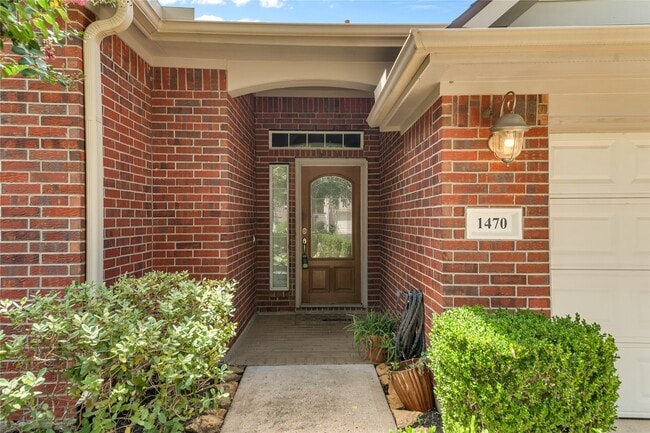 1470 Sherwood Park Cir