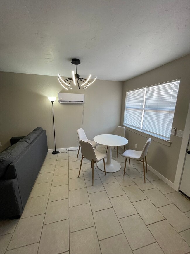 Photo - 222 N Hoke St