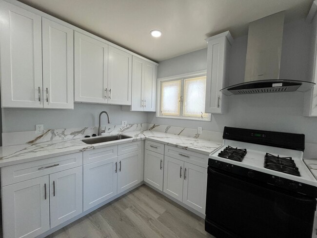 Photo - Remodeled 2+1 duplex in Panorama City FOR ...