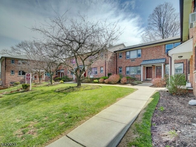 Photo - 741 Bloomfield Ave Unidad A2