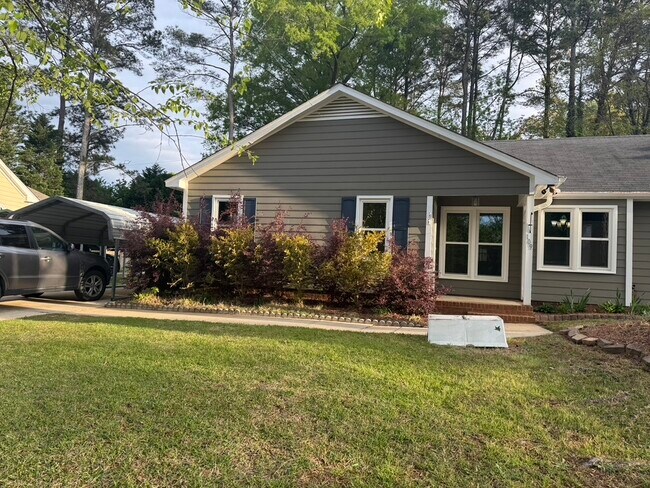 Photo - 109 Longneedle Ct