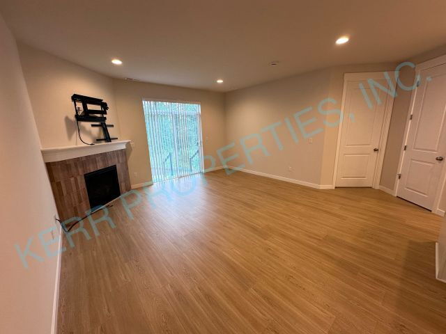 Photo - Charming 3-Bedroom Retreat with 2.5 Baths in Serene Happy Valley Locale!