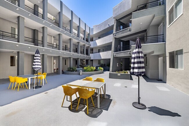 Photo - 4532 Murietta Ave