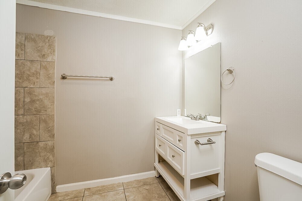 Photo - 14606 Leacrest Dr