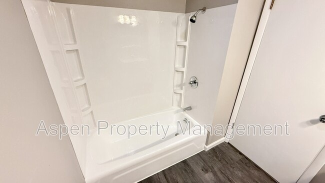 Photo - 314 S Woodlawn Ave