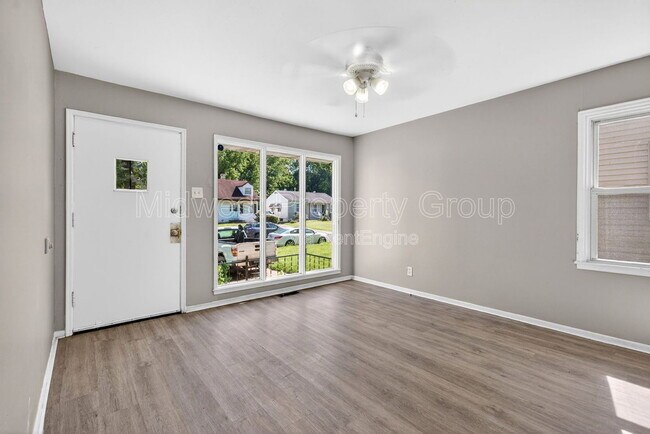 345 Caithness Rd