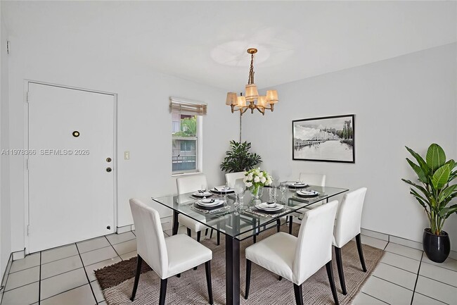 Photo - 2821 Somerset Dr Unit 317