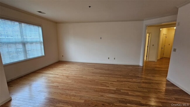 Photo - 304 Canter Ct