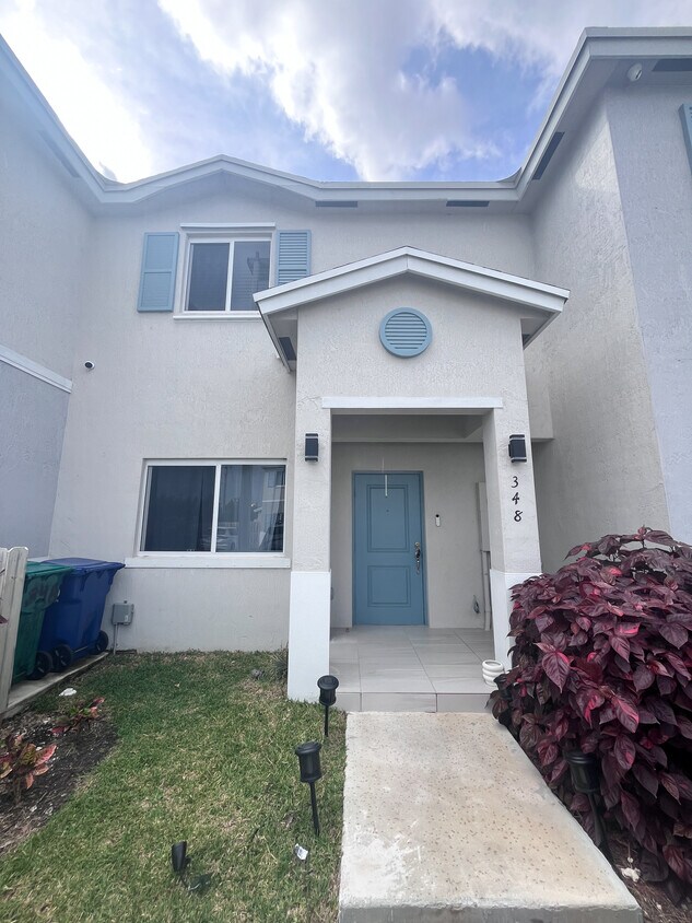 Photo - 348 NW 12th Pl (Florida City, FL)