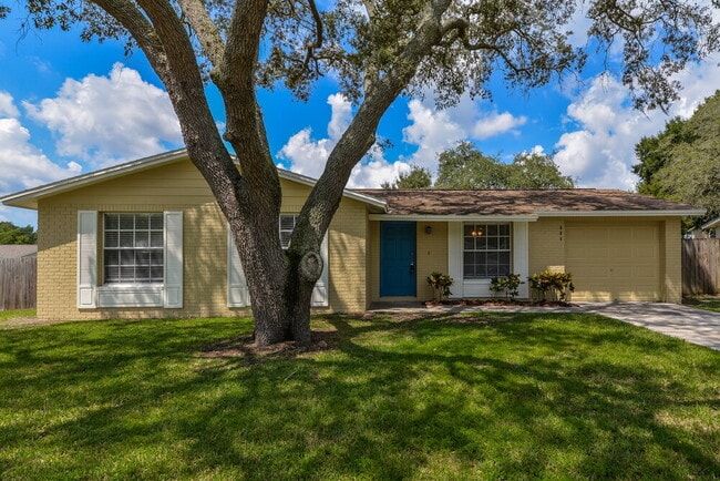 Building Photo - 904 Briarcliff Dr