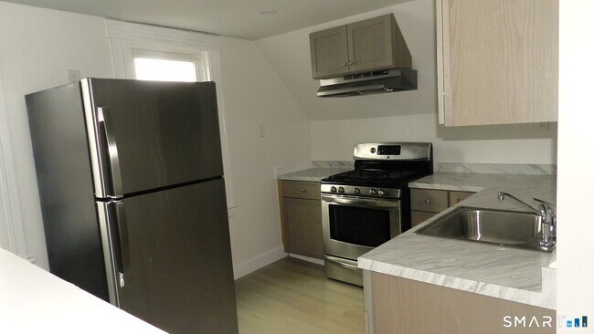 Photo - 1655 Iranistan Ave