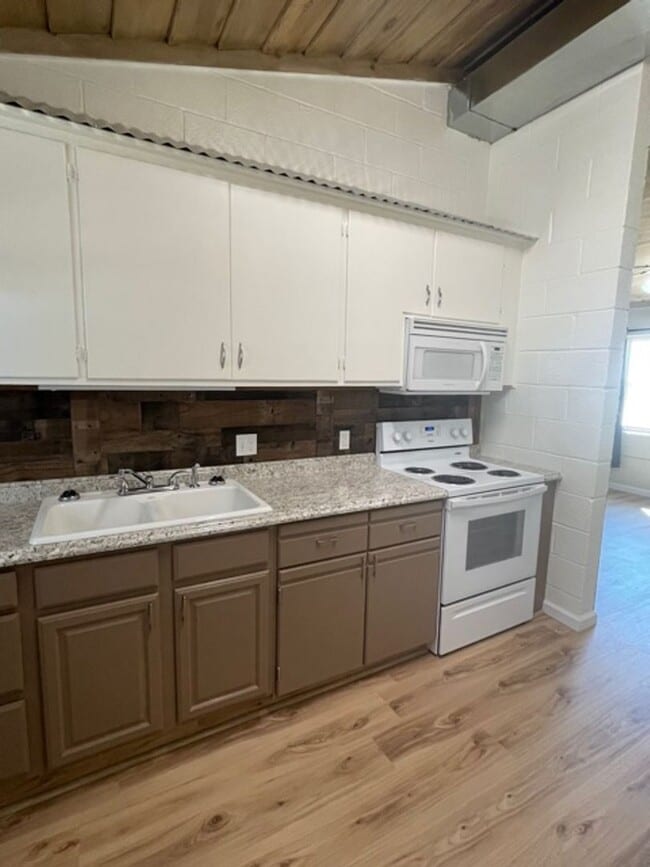 Photo - James and Linda Rigli Unidad A