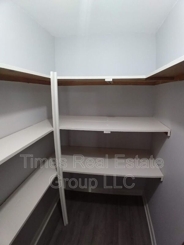 Photo - 708 Carmen Dr Unit Apt B