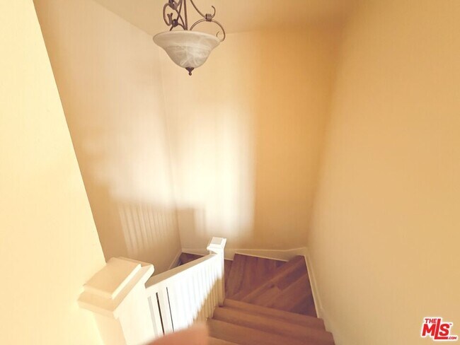 Photo - 1573 W 30th St