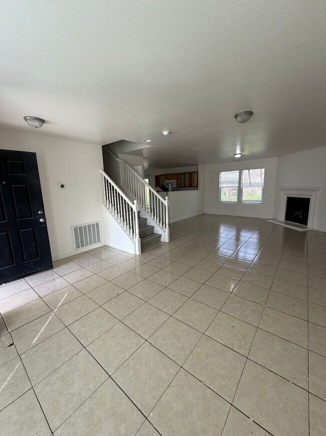 Photo - 144 Citadel Ct House