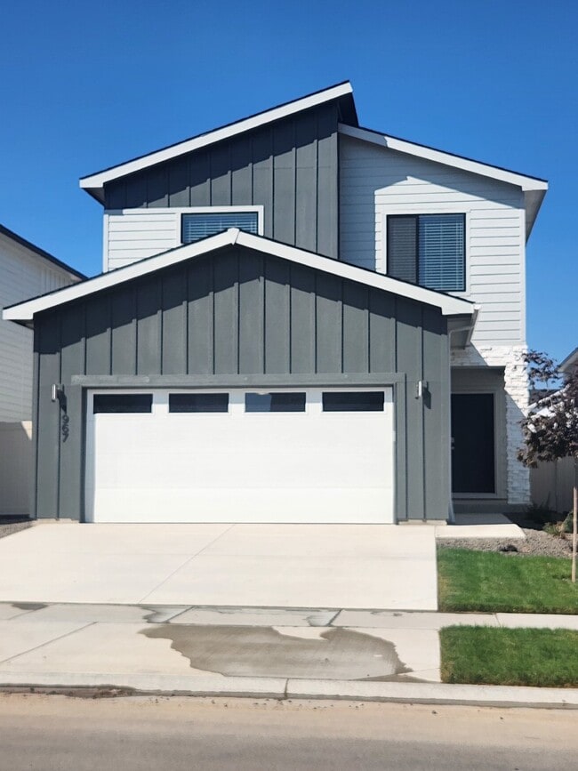 Building Photo - 1967 S Saltbrush Wy