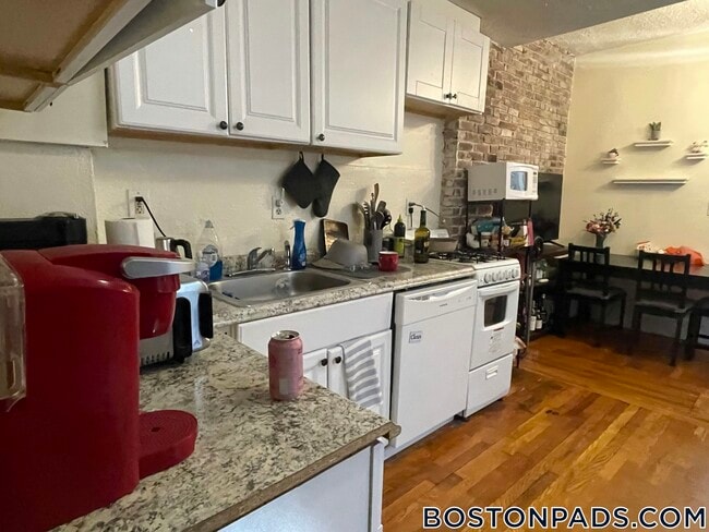 Photo - 72 Revere St Unit 2R