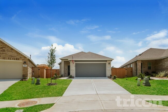 Building Photo - 1911 Ballesteros St